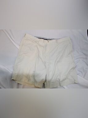Eddie Bauer Men's Pleated Front Shorts - Light Cream Size 38